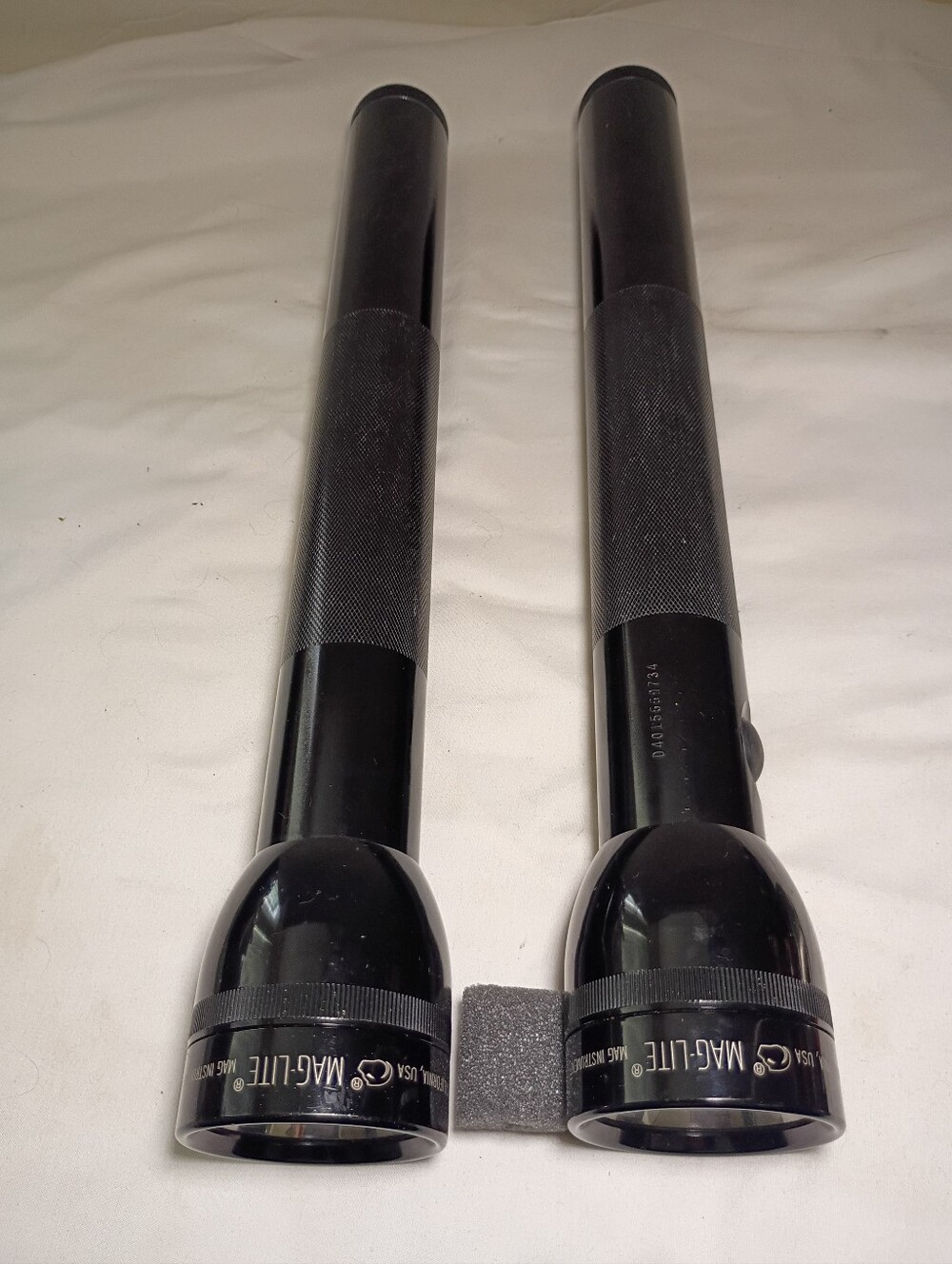 Lot of 2 Vtg Maglite 4D Cell Flashlights Black Incandescent Clean No Rust 14.5"